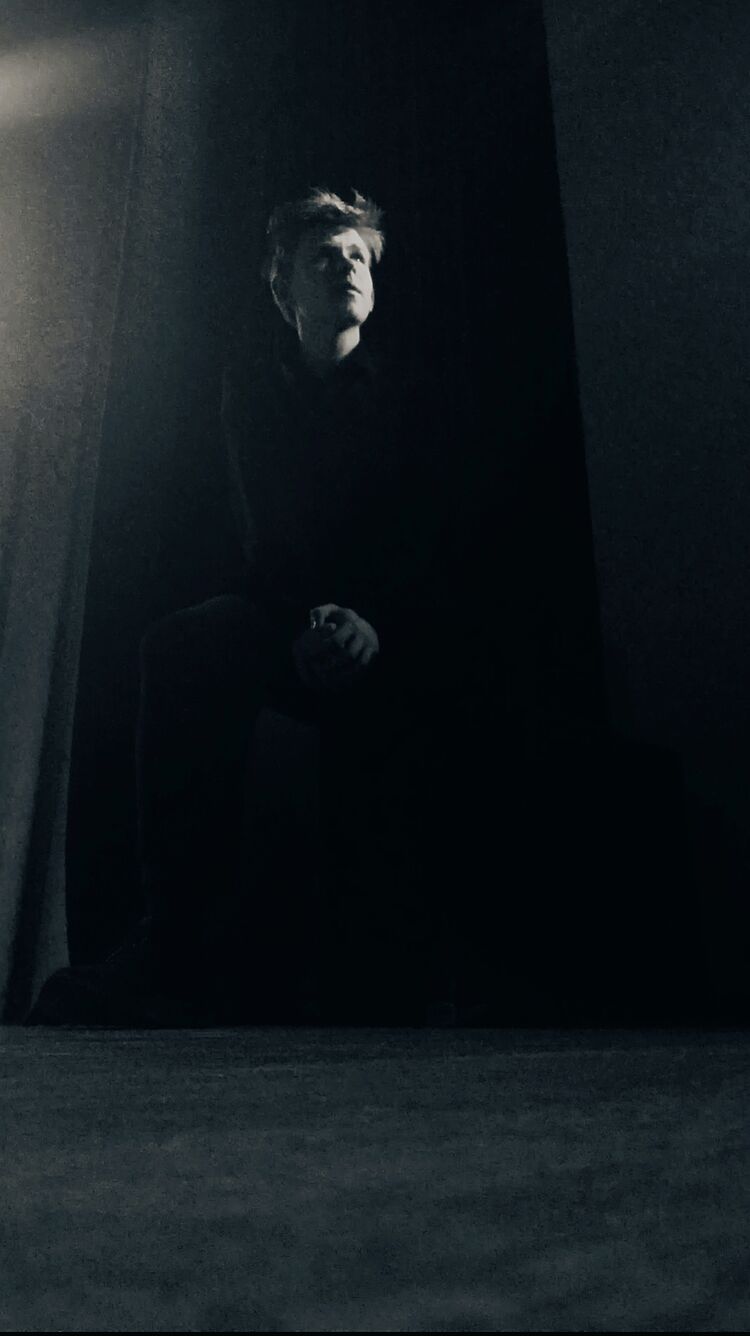  42667538  , 20 ,    