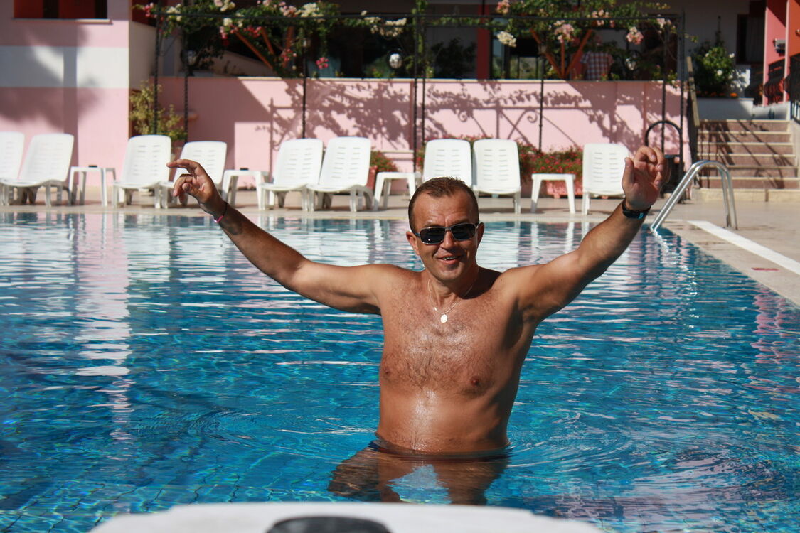  ,   Vitalik, 54 ,     , c 