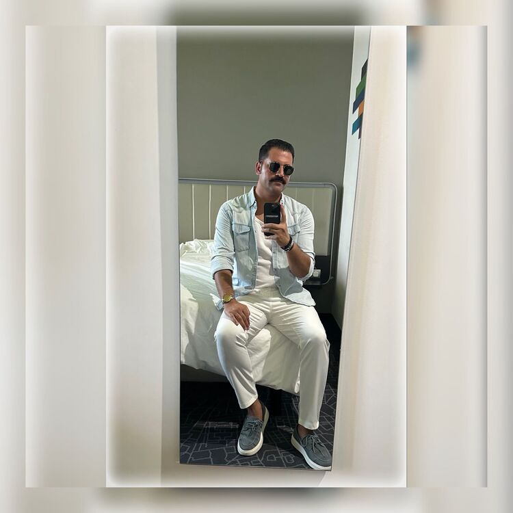  45389358  Ahmet Kaan, 43 ,    