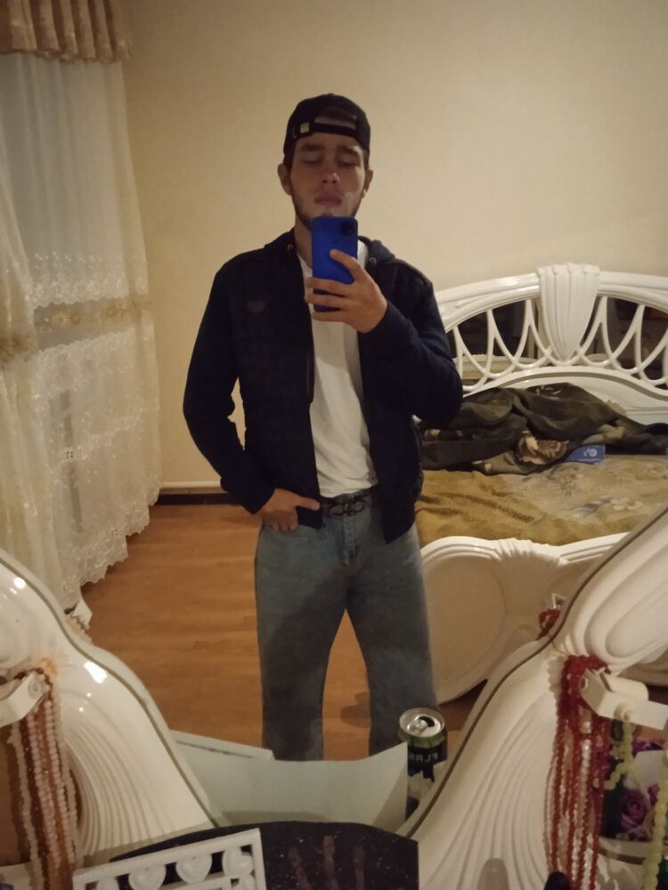  31831458  Rezuan, 22 ,    