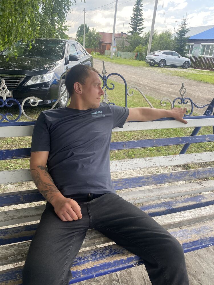  ,   Ruslan, 33 ,   ,   