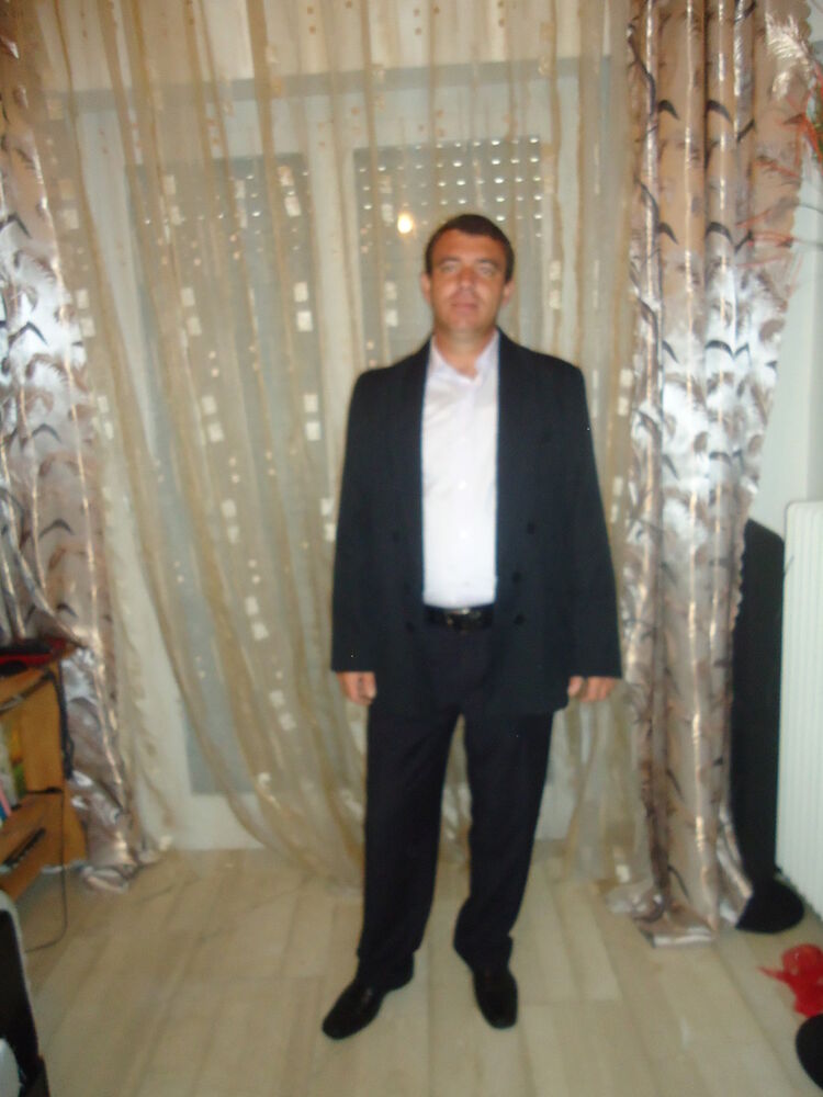  4318238  Viktor, 49 ,    