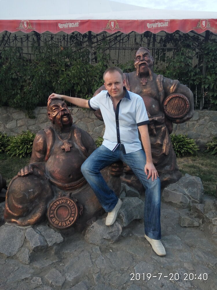  53535778  Alex, 46 ,    