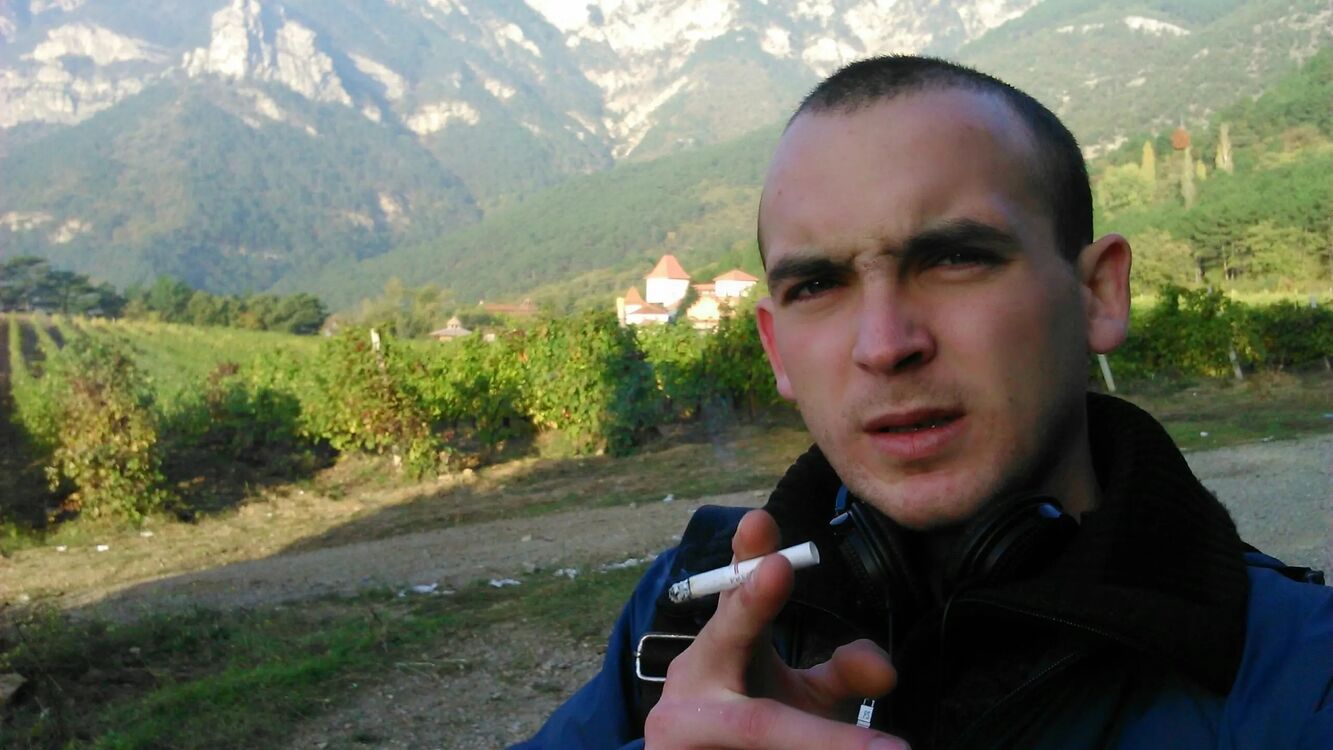  47678448  Vlad, 32 ,    