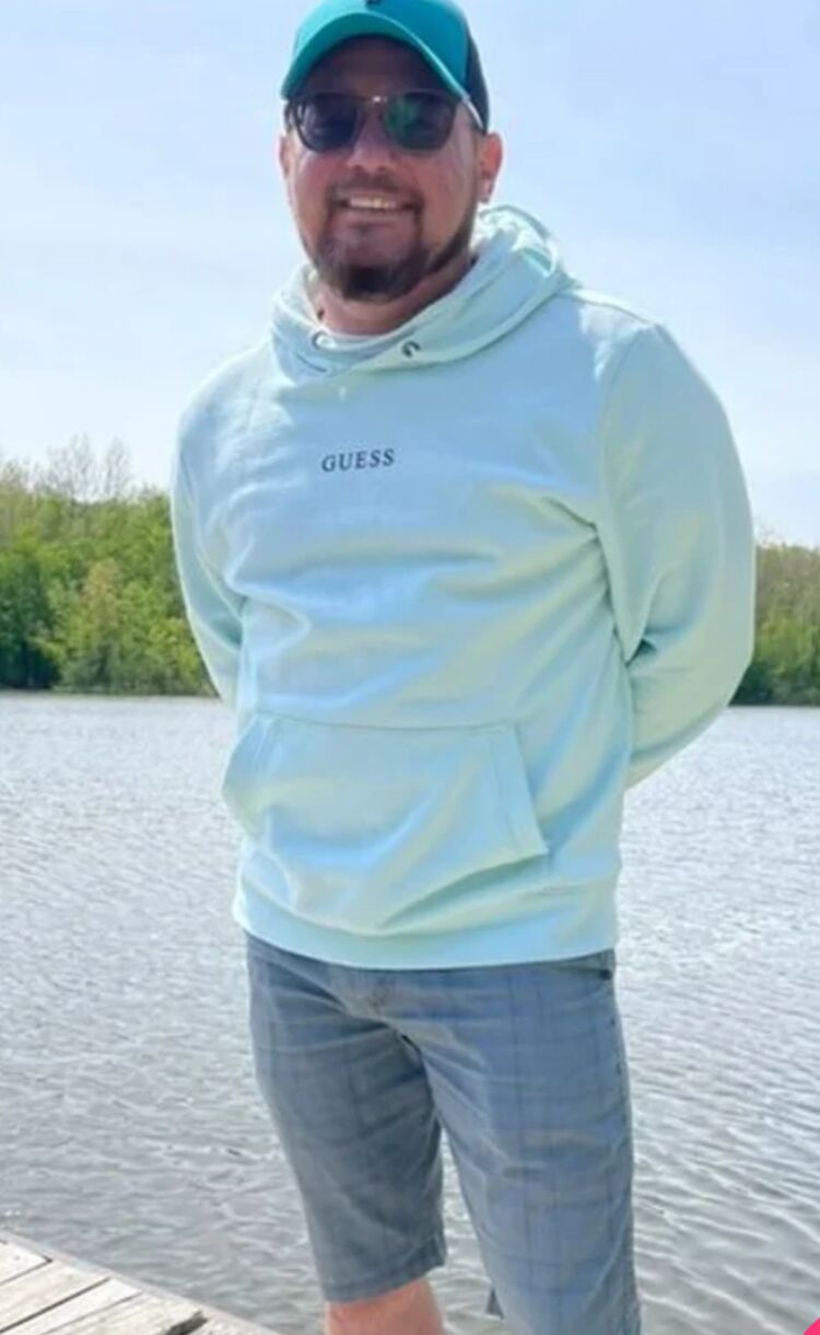  ,   Sergii, 40 ,   ,   