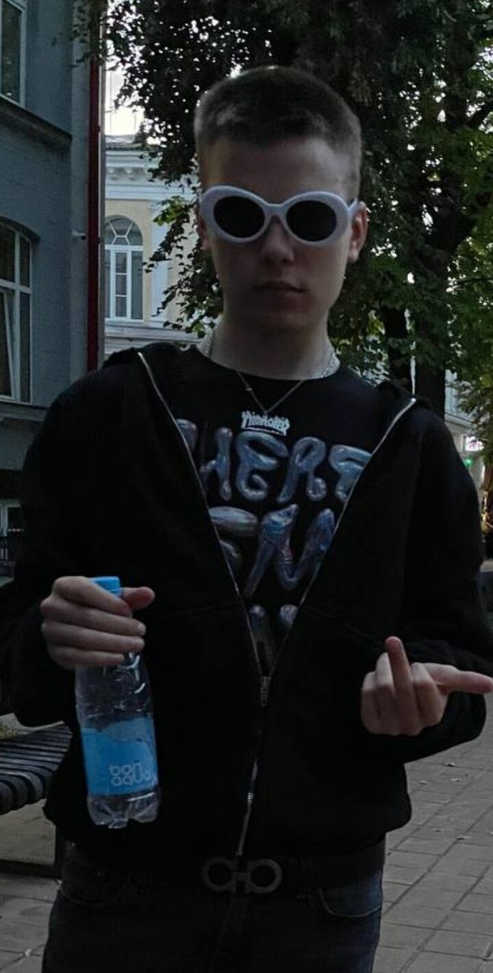  ,   Vitaly, 19 ,   ,   