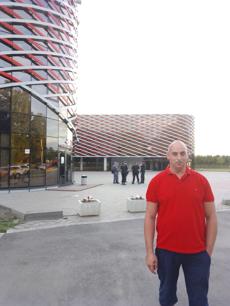  28192828  Arman, 39 ,    