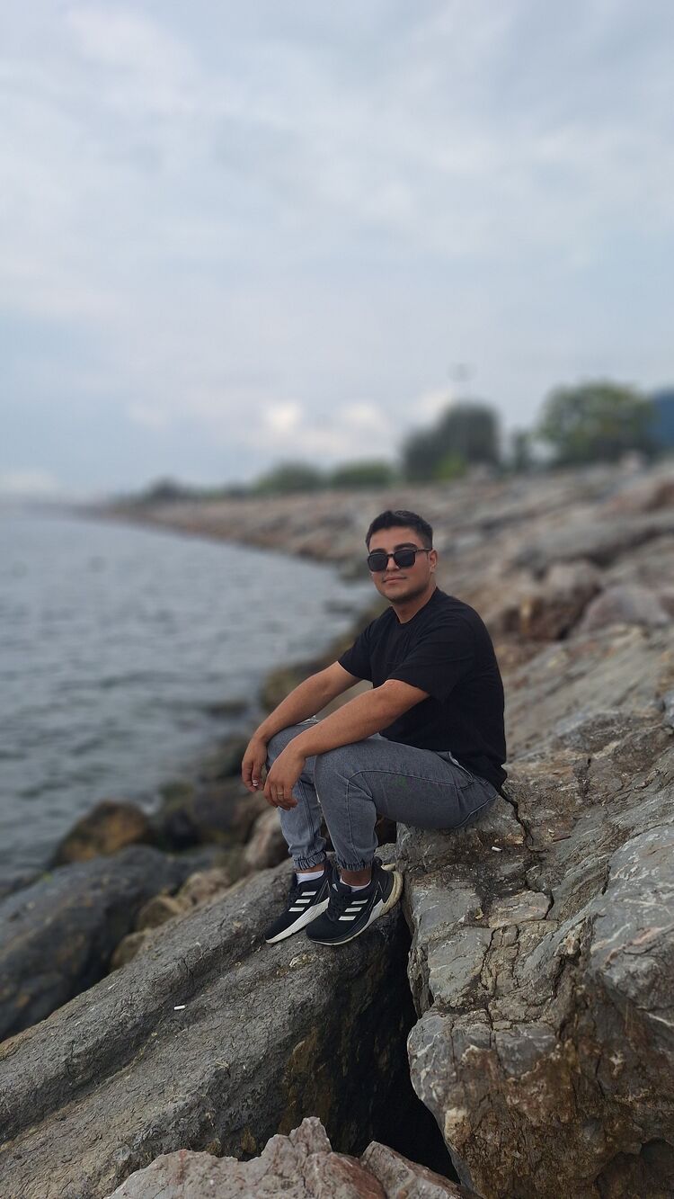  48325548  Duman, 29 ,    