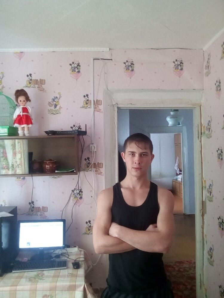  ,   Denis, 29 ,  