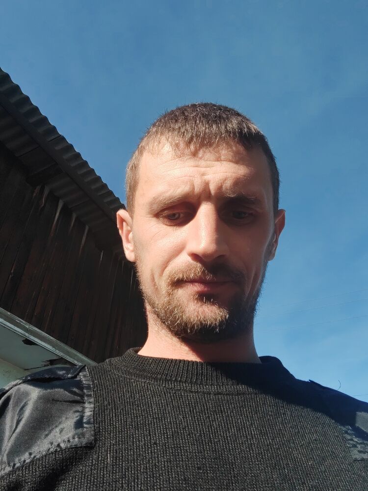  29756458  Roman, 38 ,    Easby
