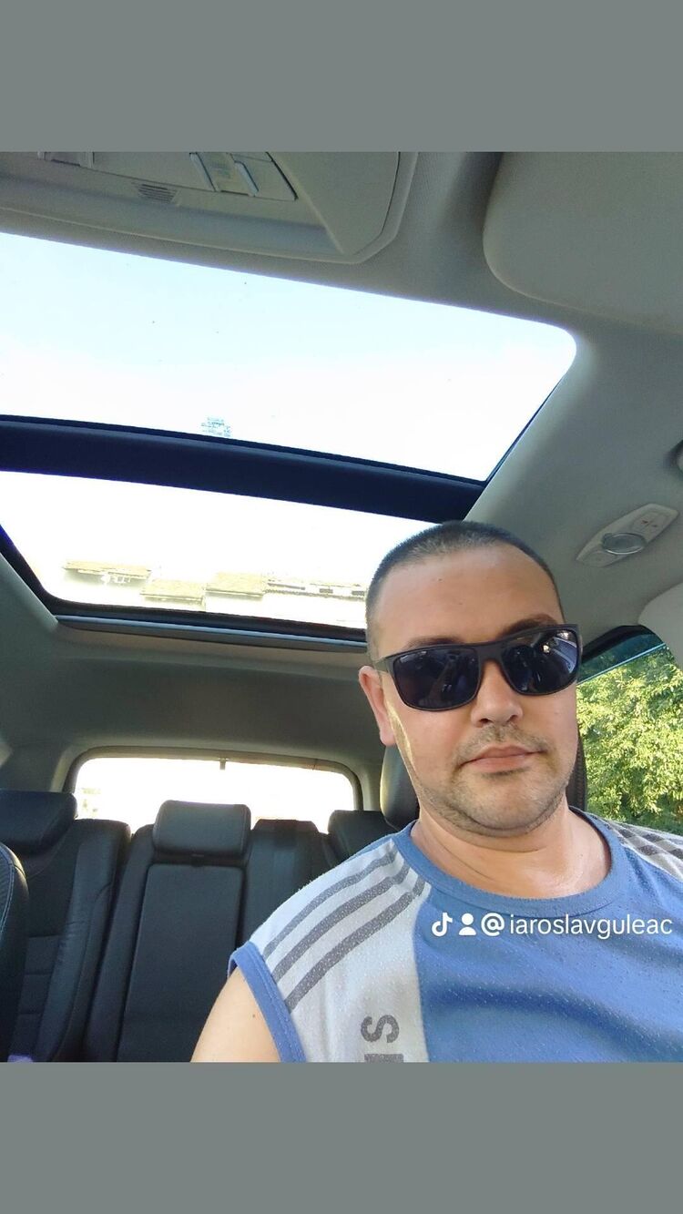  Targu Jiu,   Iaroslav, 40 ,     , c , 