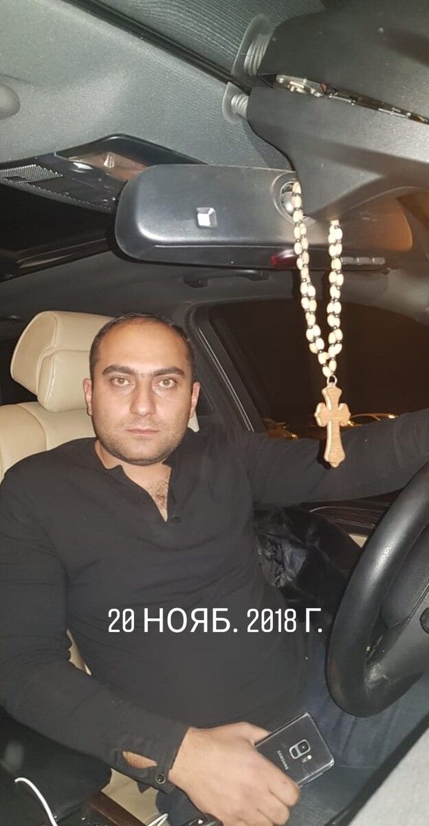  ,   Artur, 37 ,   ,   , c 