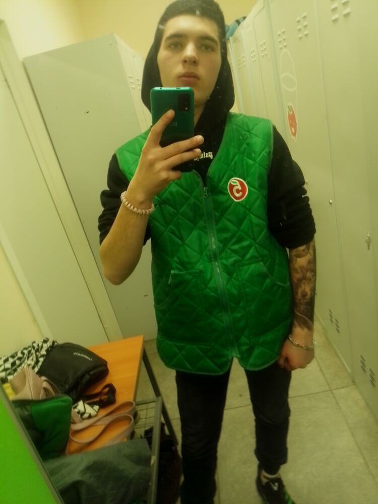  ,   Artyom, 22 ,   ,   
