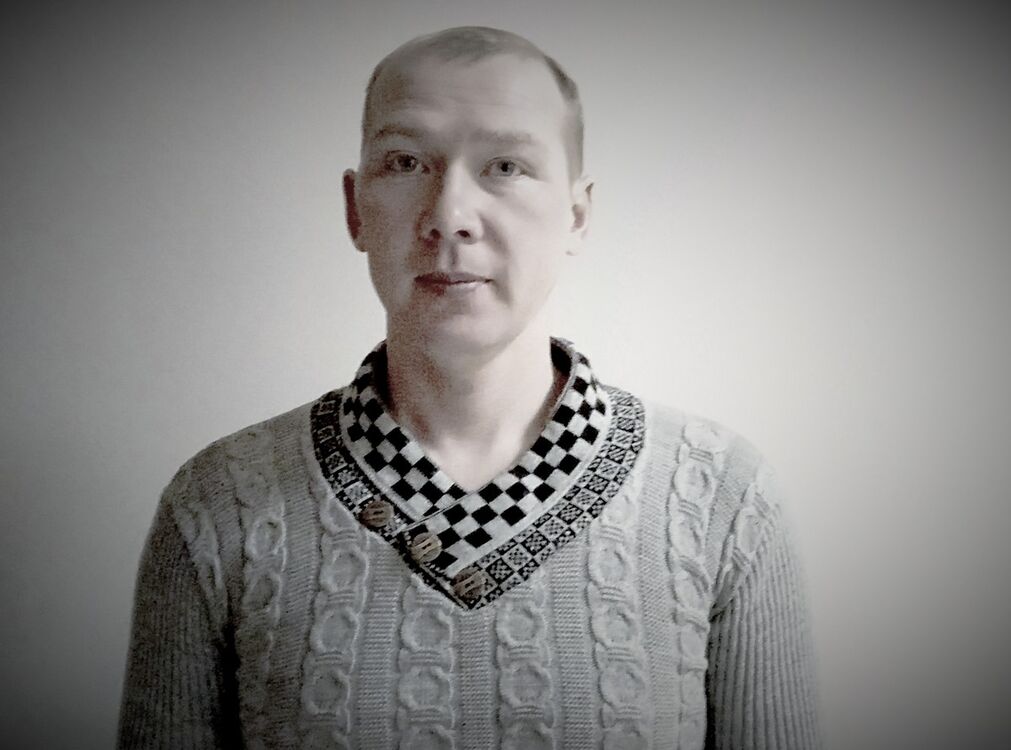  ,   Ruslan, 42 ,   ,   , c 