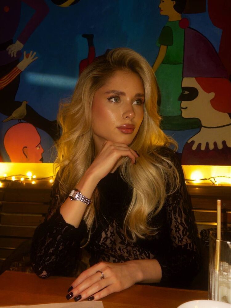  43464428  , 26 ,    -