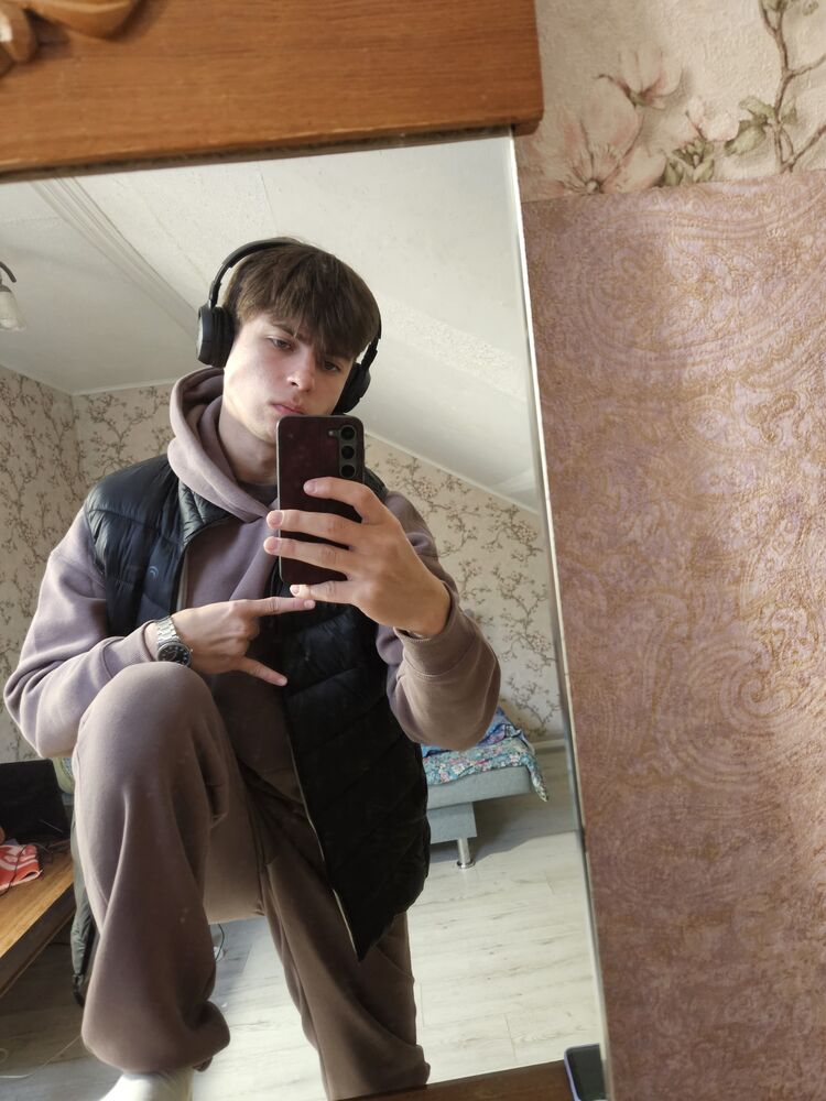  47074148  , 19 ,    