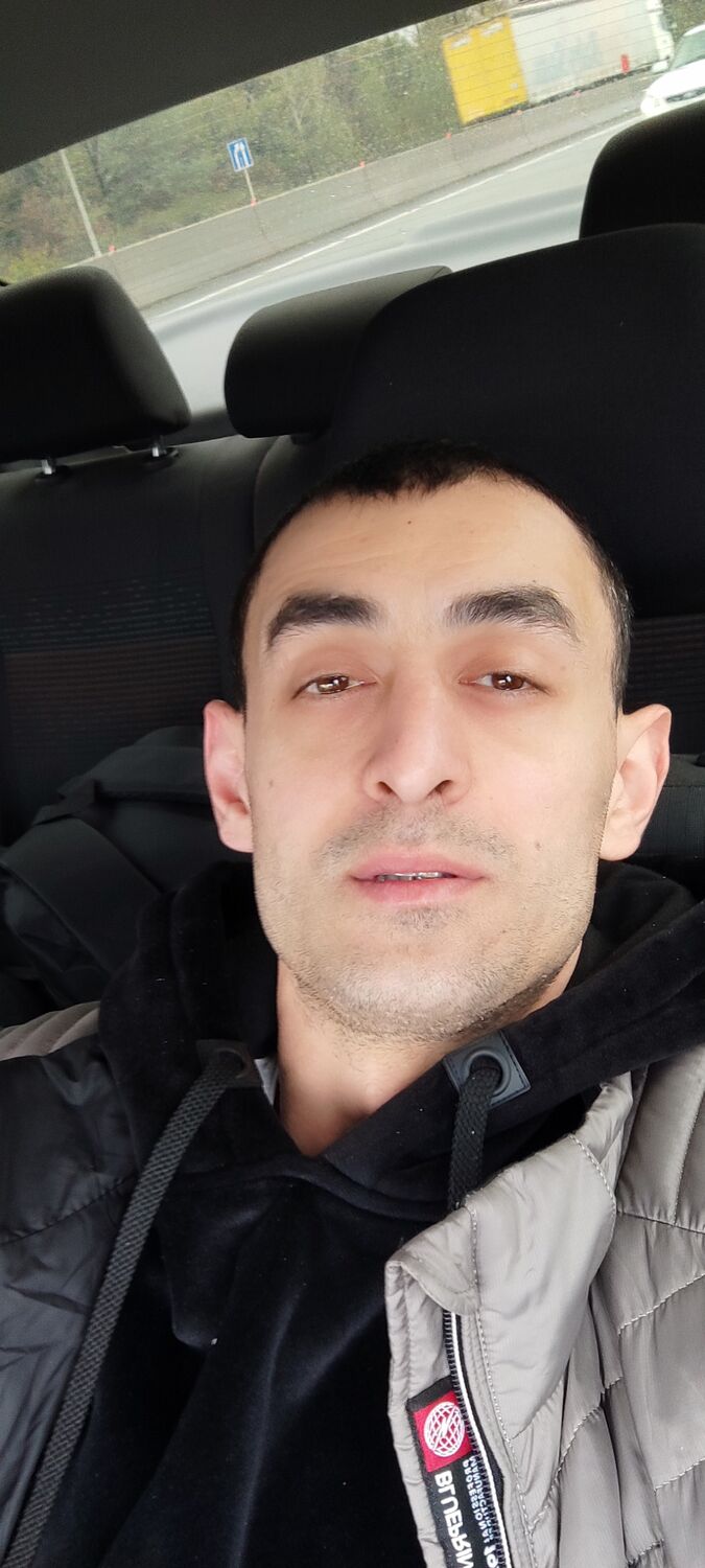  54128998  Ruslan, 37 ,    