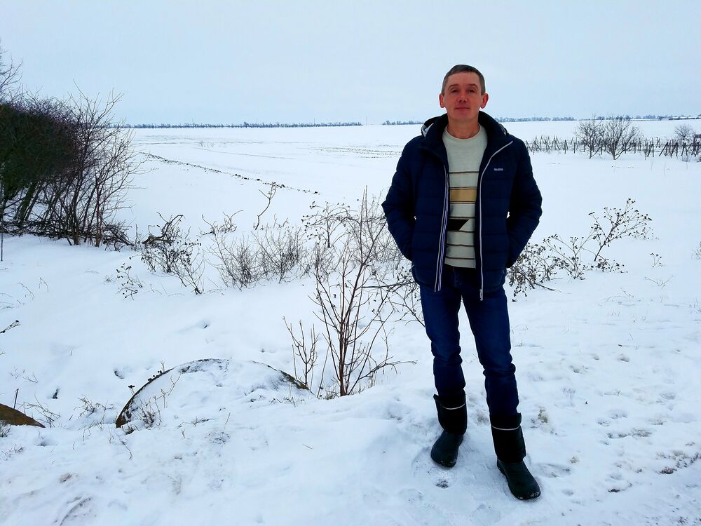  48401698  Nikolai, 46 ,    