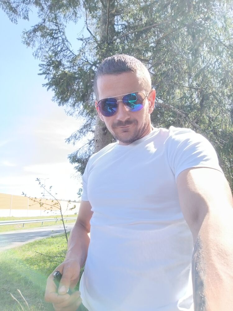  ,   Denis, 33 ,     , c , 