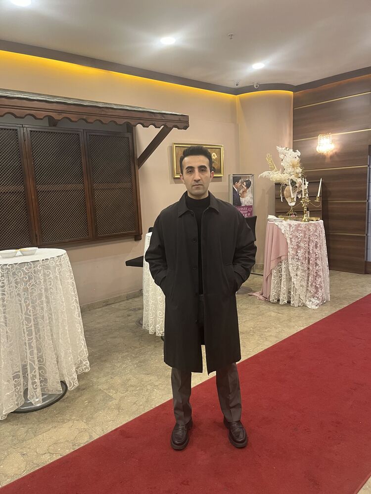  52879468  Yunus, 33 ,    