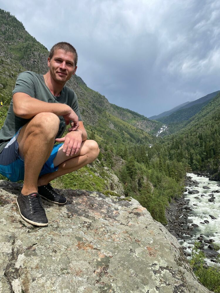  30468678  Zakhar, 35 ,    