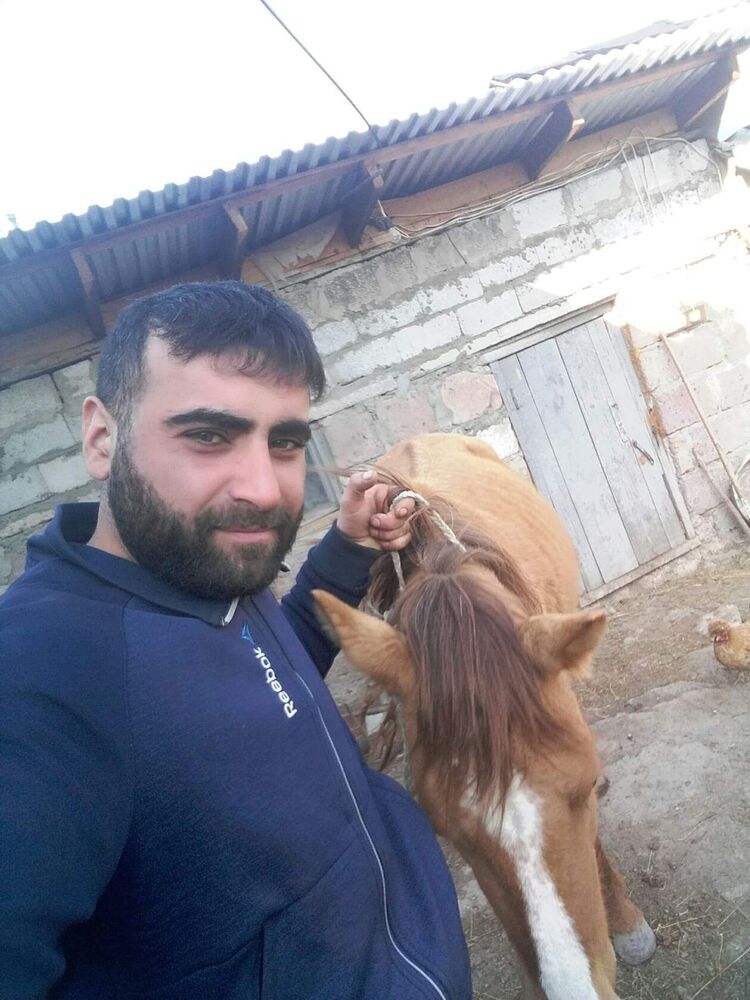  34239198  Vazgen, 30 ,    