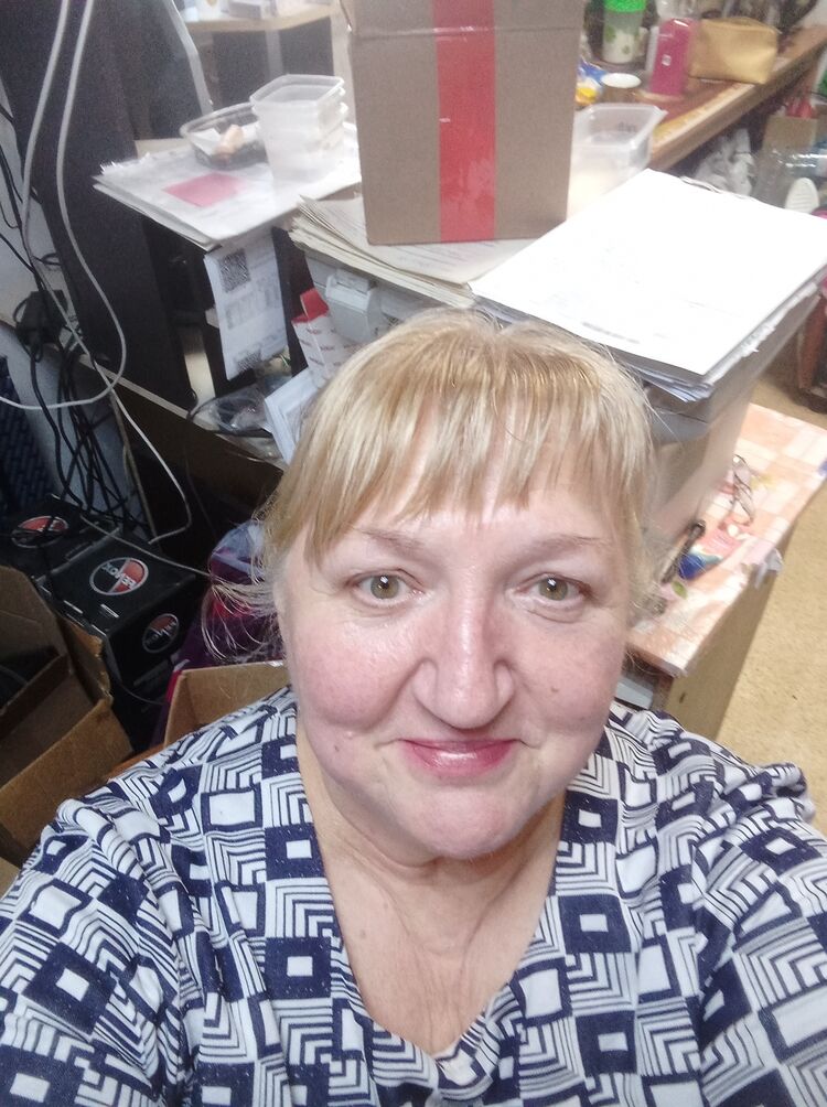  43201968  Helga, 60 ,    