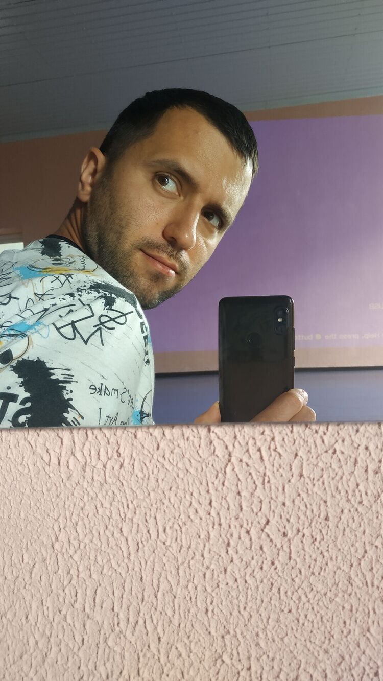  35677758  Andrew, 36 ,    