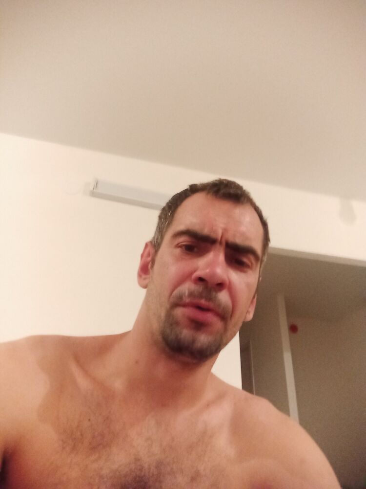  28581928  , 35 ,    
