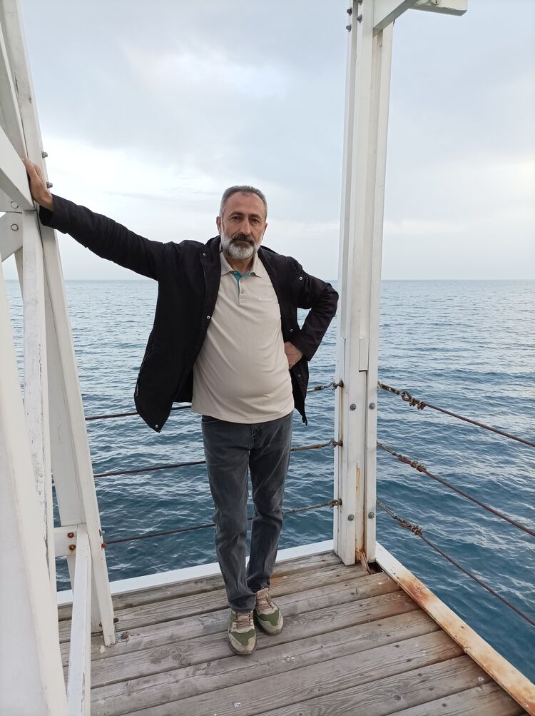  45443418  Metin, 50 ,    