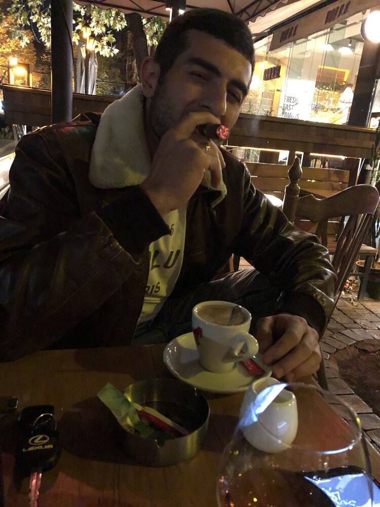  27053988  Narek, 35 ,    