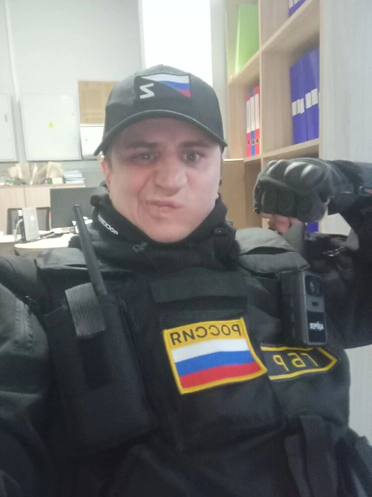  43163938  Artyom, 34 ,    