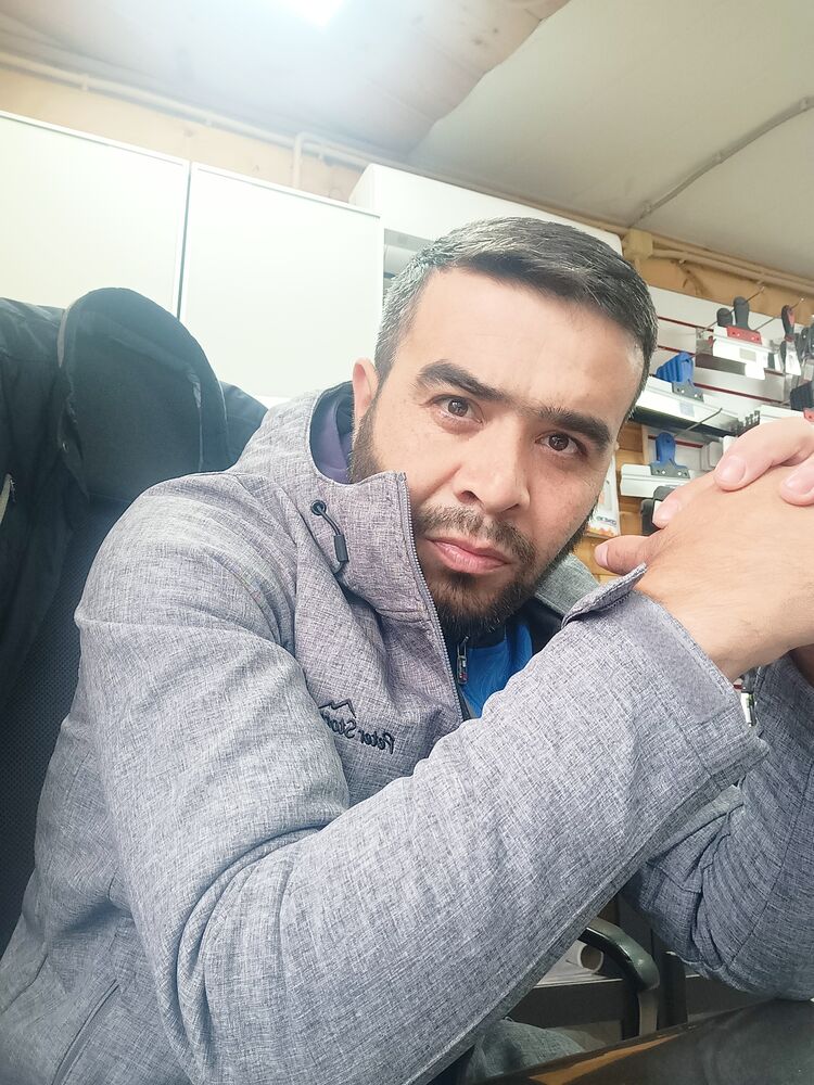  ,   Farxod, 37 ,   ,   
