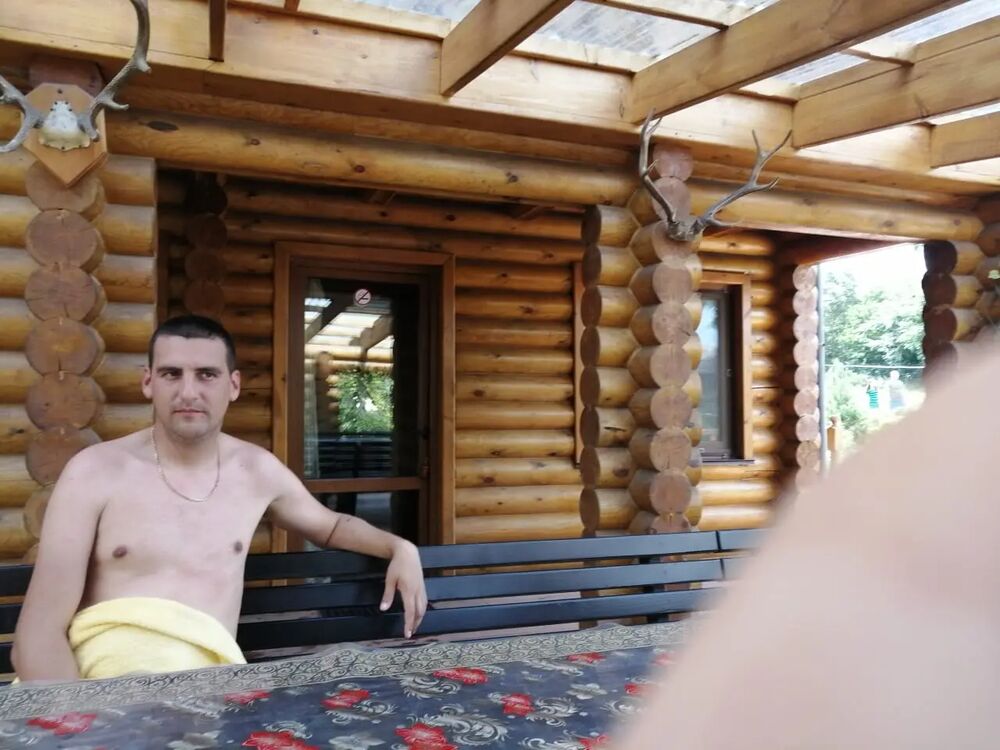  50996118  Anton, 36 ,    