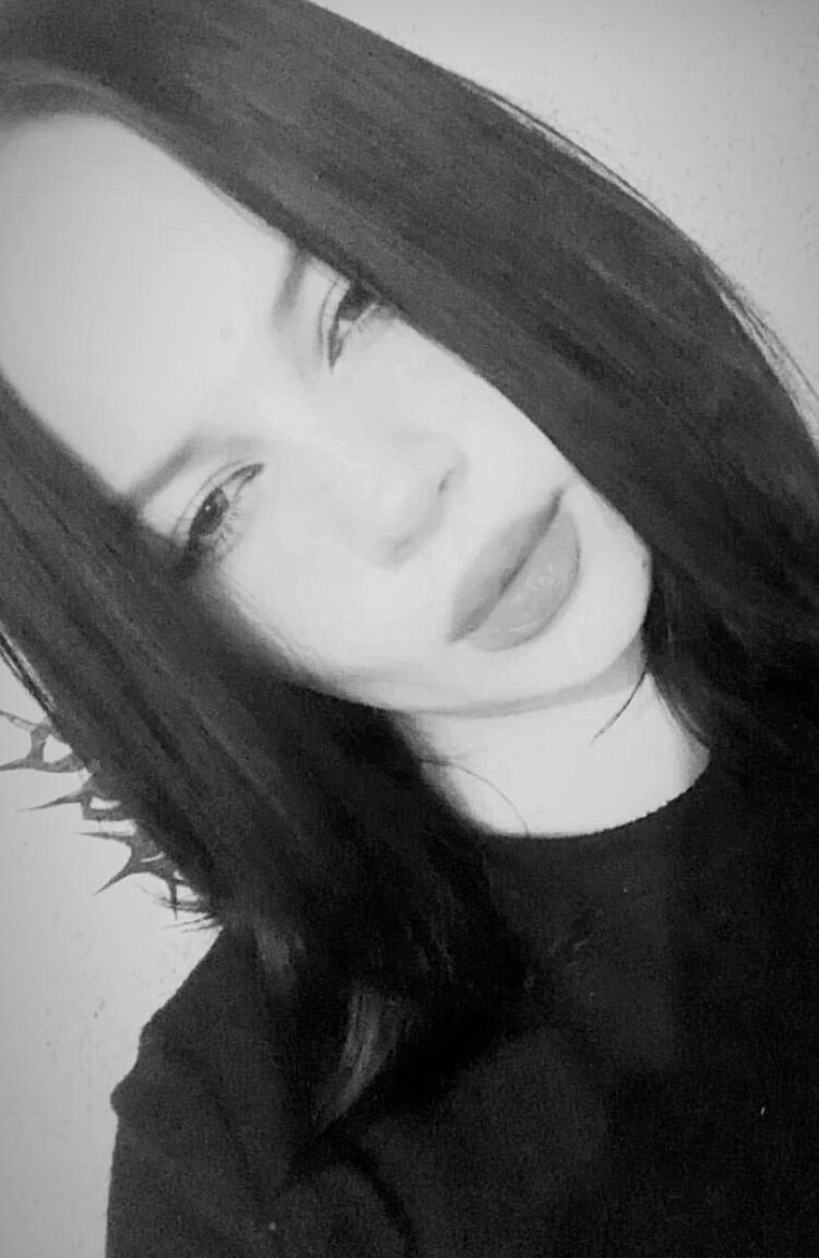  50438018  Vika, 18 ,    