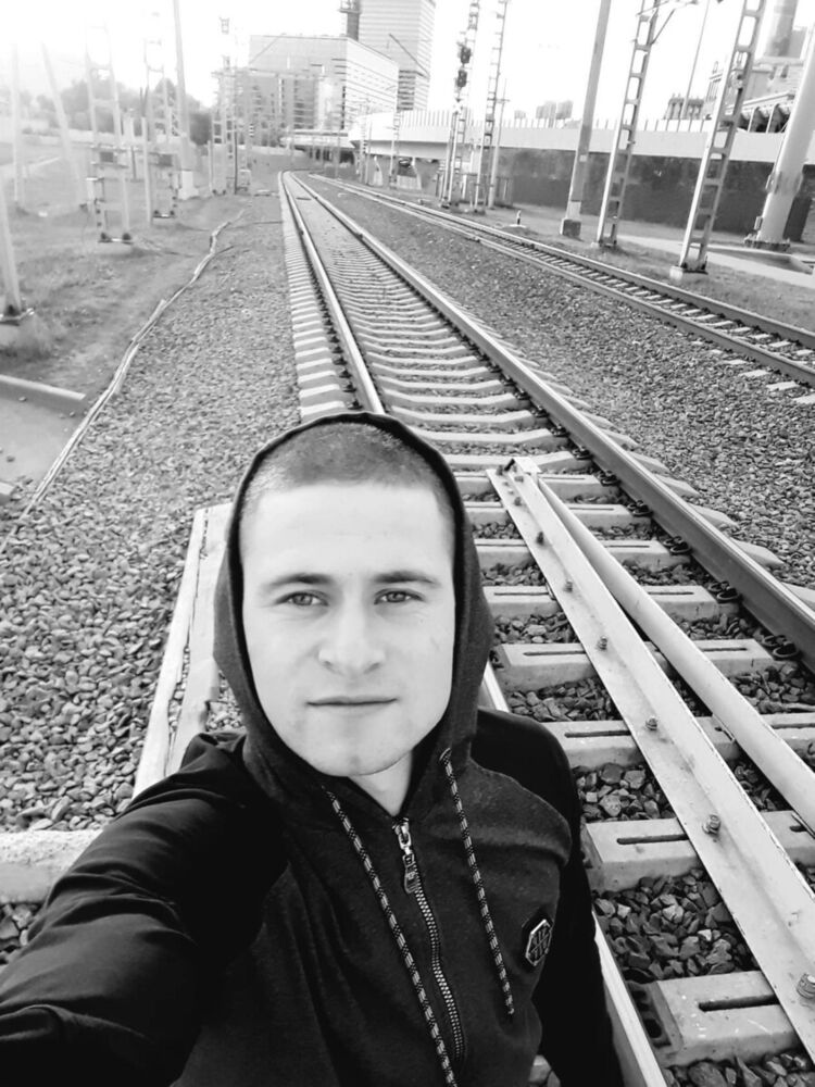  20228308  Andrei, 27 ,    