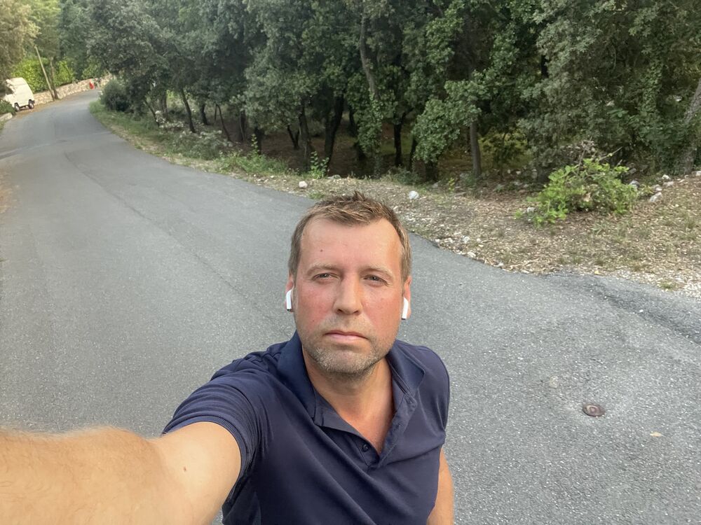  52781368  Denis, 44 ,    