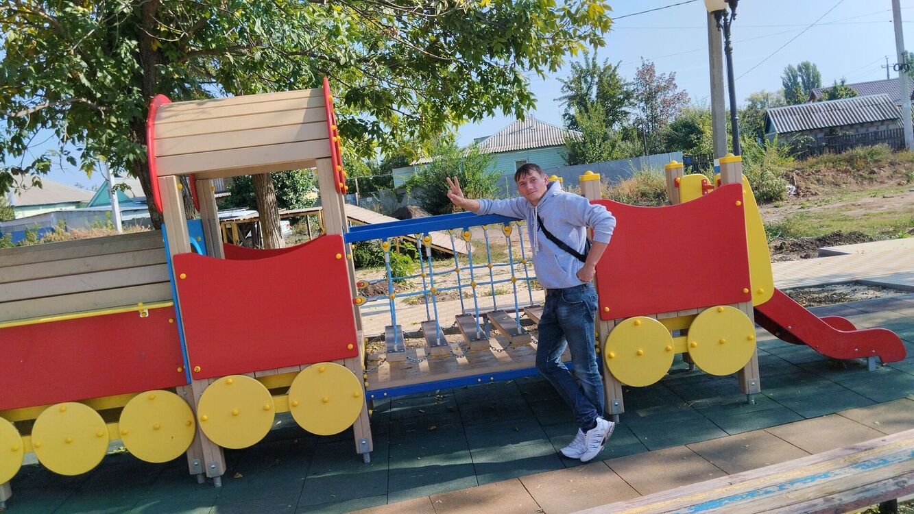  37932548  Andrey, 38 ,    