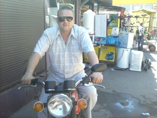  12182108  Oleg, 53 ,    