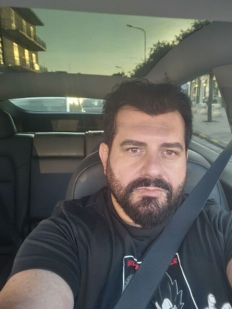  45118808  Roberto , 38 ,    