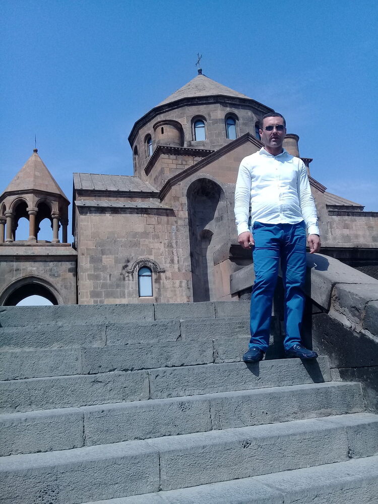  10180158  Azat, 43 ,    