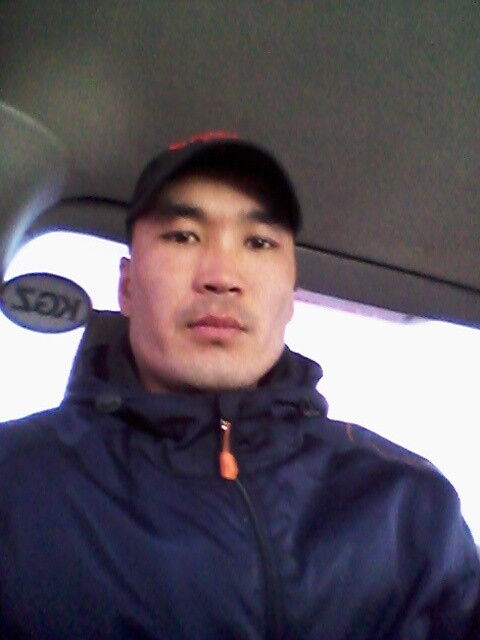  9098688  Erlan, 35 ,    