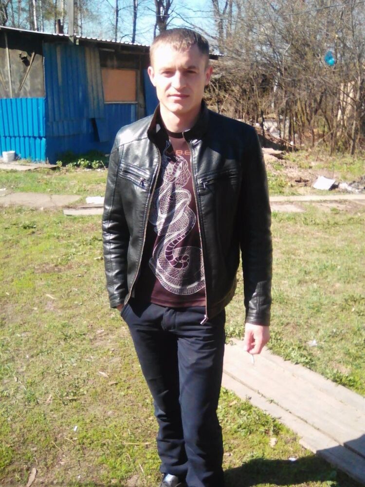  14438458  Nicolai, 32 ,    