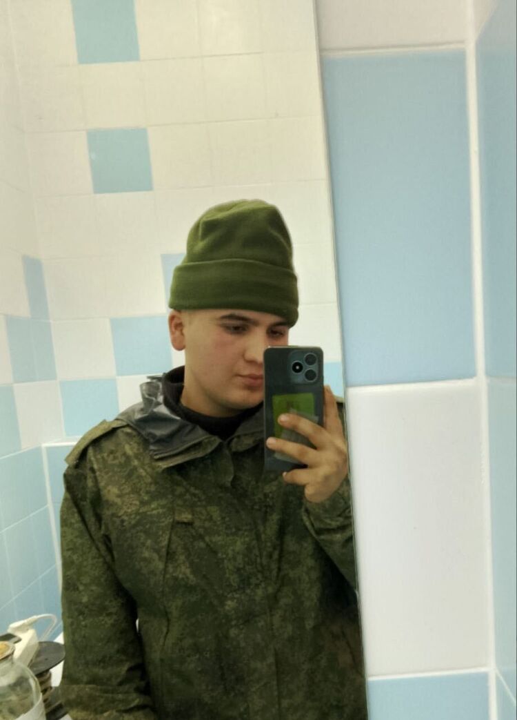 52838758  , 32 ,    