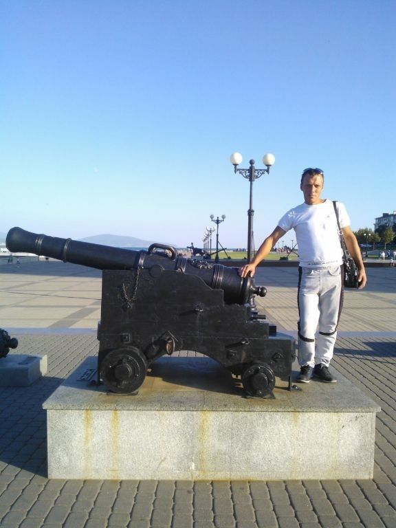  ,   Alex, 42 ,   