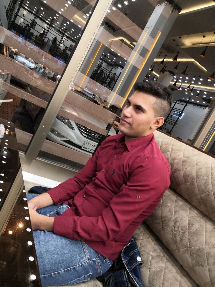  33662488  Hesham, 25 ,    