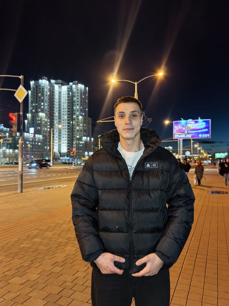  54717378  Akim, 22 ,    