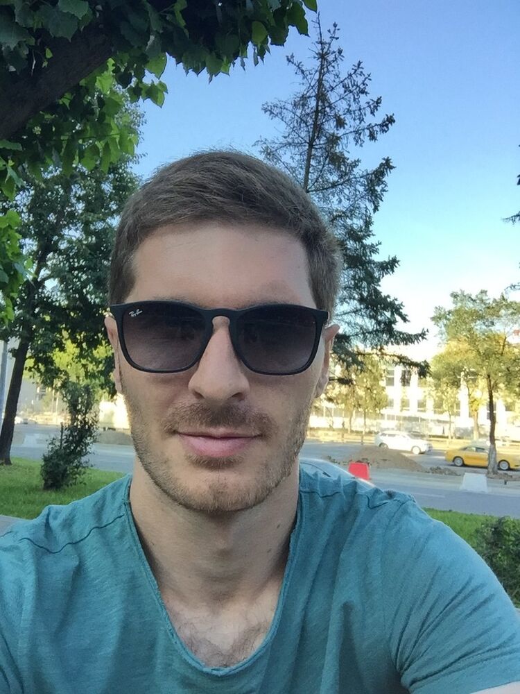  8012598  Gevorg, 38 ,    