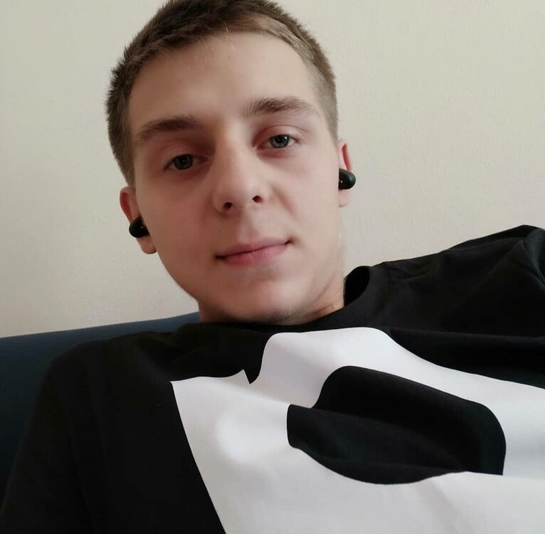  21284618  , 24 ,    