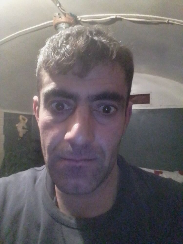  ,   Armen, 35 ,   ,   
